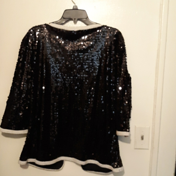 Ladies Jacket - Picture 2 of 3